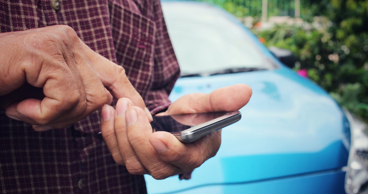 Oszuści znów w akcji. Podszywają się pod ZUS lub oferują zwrot podatku