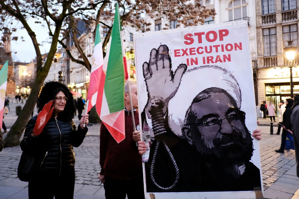 Prezydent Stanów Zjednoczonych Donald Trump poinformował, że Iran odstąpił od planowanej egzekucji ośmiu kobiet, które miały być stracone za udział w protestach. Władze w Teheranie stanowczo zaprzeczają, jakoby planowały egzekucje, a organizacje broniące praw człowieka podkreślają, że część kobiet już wcześniej została uwolniona.