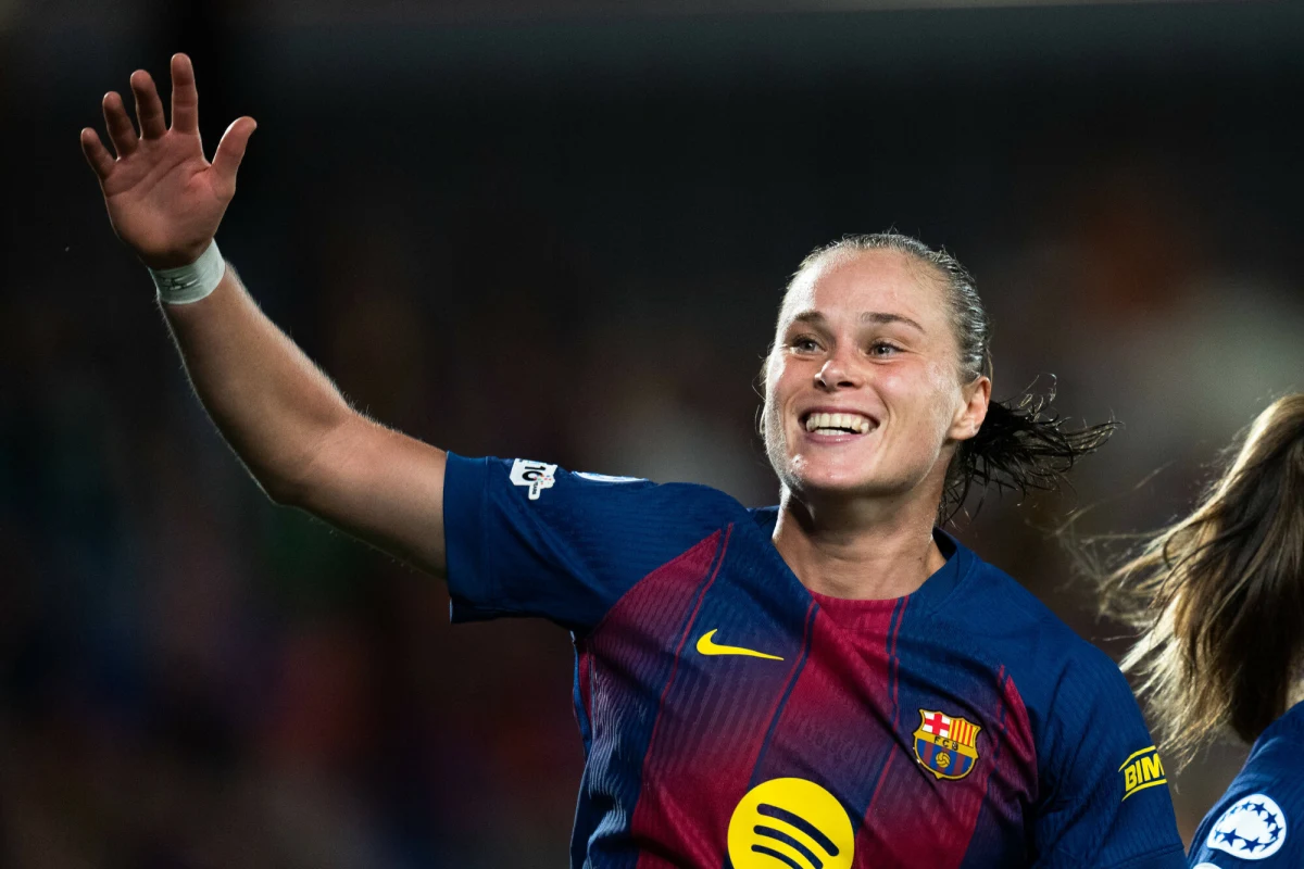 ​Piłkarki FC Barcelony na cztery kolejki przed końcem sezonu ligowego zapewniły sobie mistrzostwo Hiszpanii. W środę pokonały w derbach Katalonii Espanyol 4:1 i mają 16 punktów przewagi nad drugim Realem Madryt. Zespół ze stolicy ma do rozegrania jeszcze pięć meczów, ale nie ma szans dogonić największe rywalki. Ewa Pajor tym razem usiadła na ławce rezerwowych.