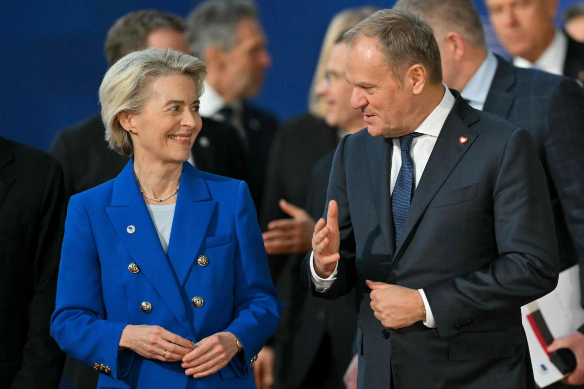 Premier Donald Tusk może rozmawiać o polskim SAFE z szefową KE Ursulą von der Leyen na marginesie rozpoczynającego się dzisiaj nieformalnego szczytu UE na Cyprze - dowiedziała się korespondentka RMF FM Katarzyna Szymańska-Borginon. Chodzi o natychmiastowe podpisanie umowy pożyczkowej z Brukselą i możliwość kontynuacji indywidualnych zamówień w krajowej zbrojeniówce, która zgodnie z rozporządzeniem SAFE wygasa 30 maja.