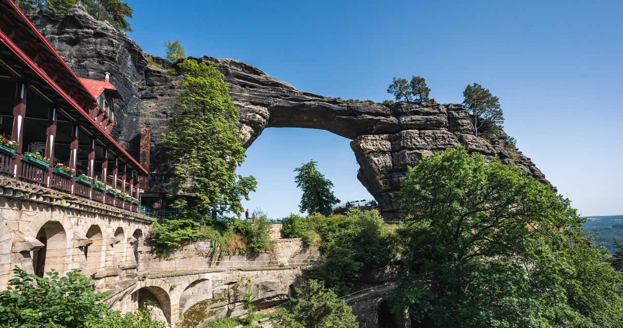 Malownicze wąwozy i skały niedaleko polskiej granicy. W sam raz na majówkę