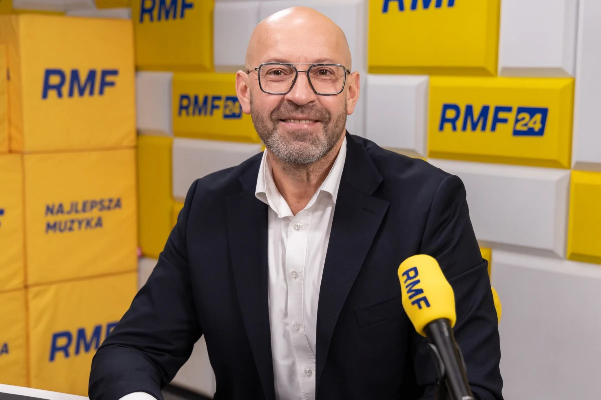 Ta sprawa wymaga wyjaśnienia - tak o wczorajszych słowach, które padły w Porannej rozmowie RMF FM, mówią współpracownicy prezydenta Karola Nawrockiego. Minister sportu Jakub Rutnicki przyznał na naszej antenie, że w tym tygodniu nie odbyło się posiedzenie rządu z powodu zaplanowanych wcześniej ćwiczeń. 