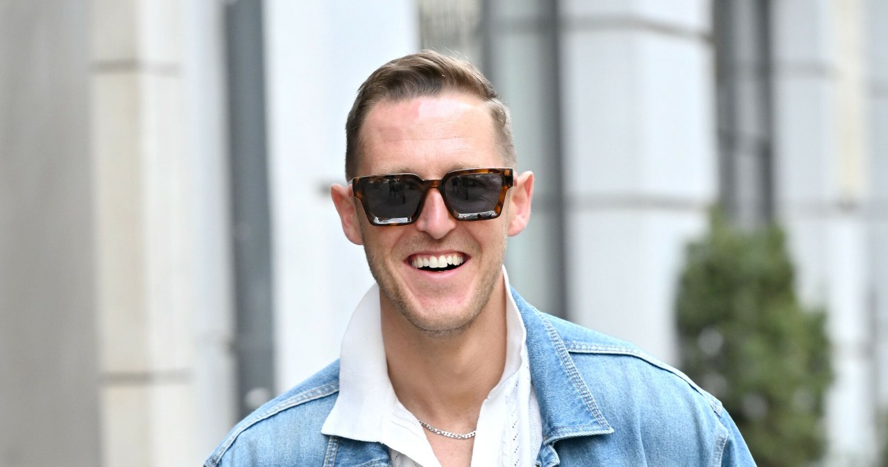 Najwięcej zawdzięcza swojej żonie. To właśnie ona dba o jego karierę