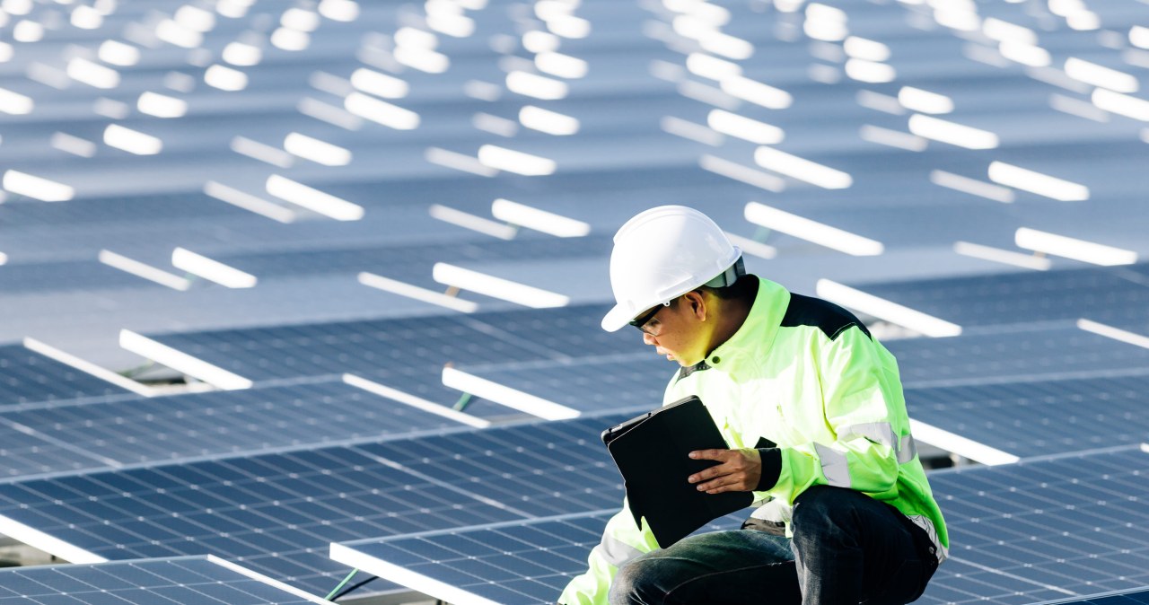 Chiny zalewają świat fotowoltaiką. To efekt wojny na Bliskim Wschodzie