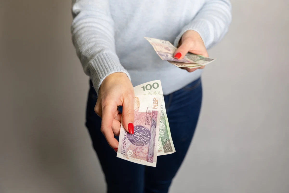 Banki muszą ograniczyć pobieranie odsetek od kredytów konsumenckich i pożyczek ratalnych. Trybunał Sprawiedliwości Unii Europejskiej wydał właśnie kluczowe orzeczenie.