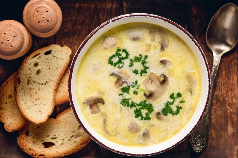 Aksamitna zupa pieczarkowa, delikatna i pyszna. Prosty przepis