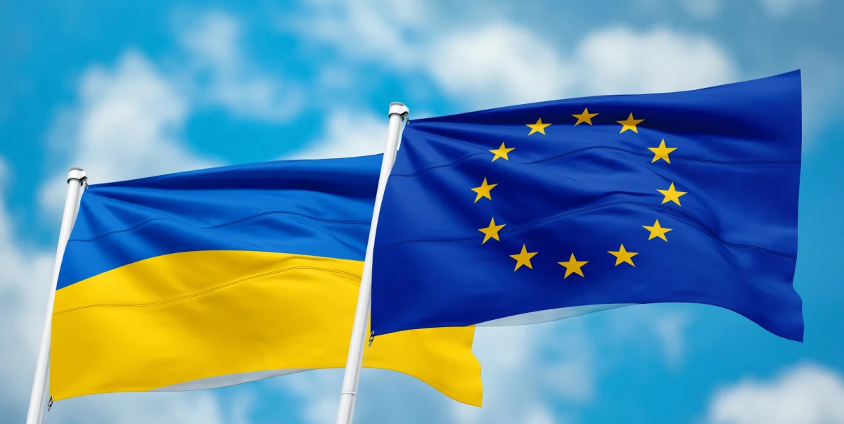 Państwa Unii Europejskiej jednomyślnie zaakceptowały w czwartek pożyczkę w wysokości 90 mld euro dla Ukrainy i 20. pakiet sankcji wobec Rosji. Zarówno pieniądze dla Kijowa, jak i sankcje na Rosję, blokowały Węgry. Sytuacja zmieniła się po przegranej Viktora Orbana w wyborach parlamentarnych na początku kwietnia. 