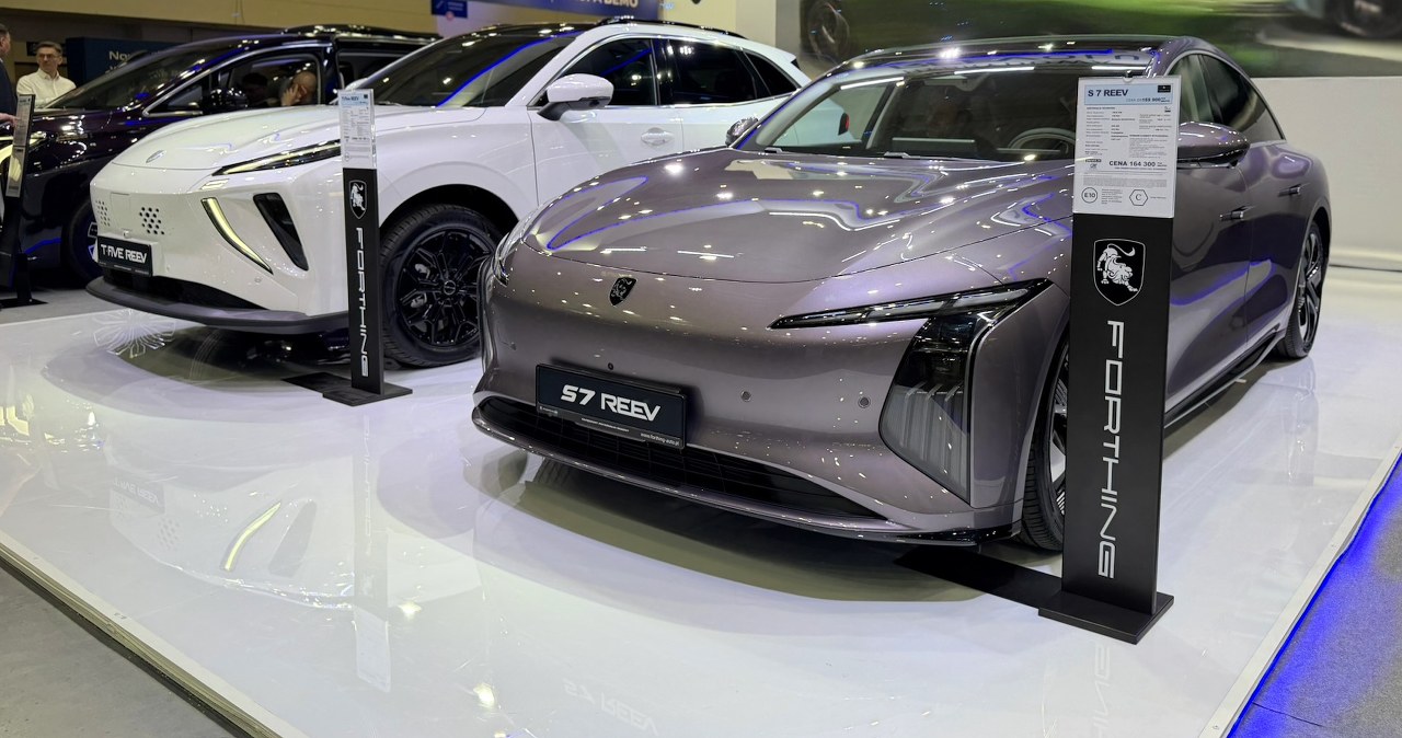 Forthing S7 REEV zadebiutował w Poznaniu. To auto elektryczne z silnikiem 1.5