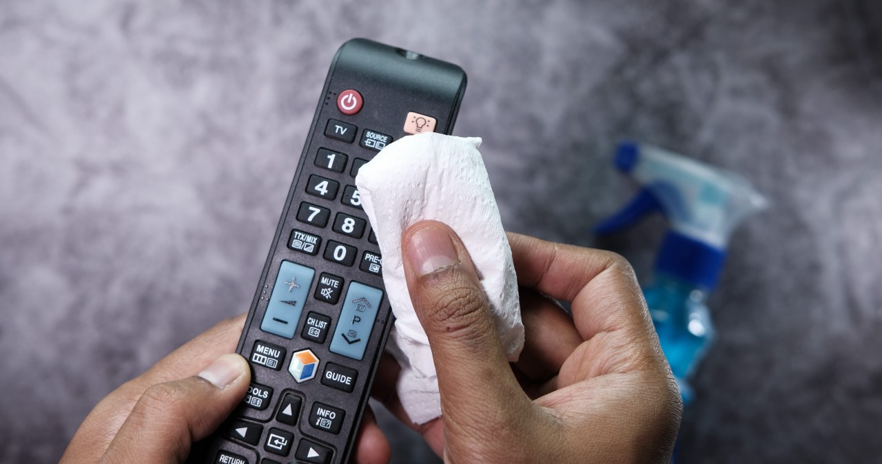 To jeden z najbrudniejszych przedmiotów w domu. Tak wyczyścisz pilota TV