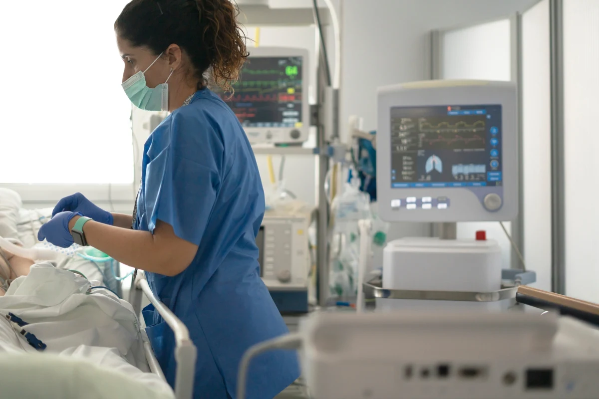 W Szpitalu Miejskim w Świnoujściu doszło do poważnej awarii sprzętu, a konkretnie aparatury podtrzymującej życie na oddziale intensywnej terapii. OIOM zostanie wyłączony z użycia na przynajmniej dwa miesiące.