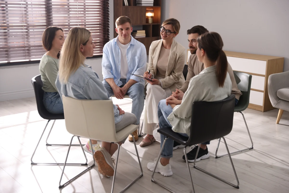 Uzależnienie to nie tylko alkohol czy narkotyki, często dotyczy także nowych technologii, hazardu, a nawet relacji z drugim człowiekiem. Jak rozpoznać, że problem dotyka właśnie nas lub naszych bliskich? Dlaczego tak trudno wyjść z nałogu i gdzie szukać pomocy? W najnowszej części cyklu "W czym może pomóc?" o mechanizmach uzależnienia oraz skutecznych formach terapii Mikołaj Wroński rozmawiał z Justyną Bągorską - psycholożką, psychoterapeutką, psychotraumatolożką, suicydolożką i specjalistką w dziedzinie uzależnień.