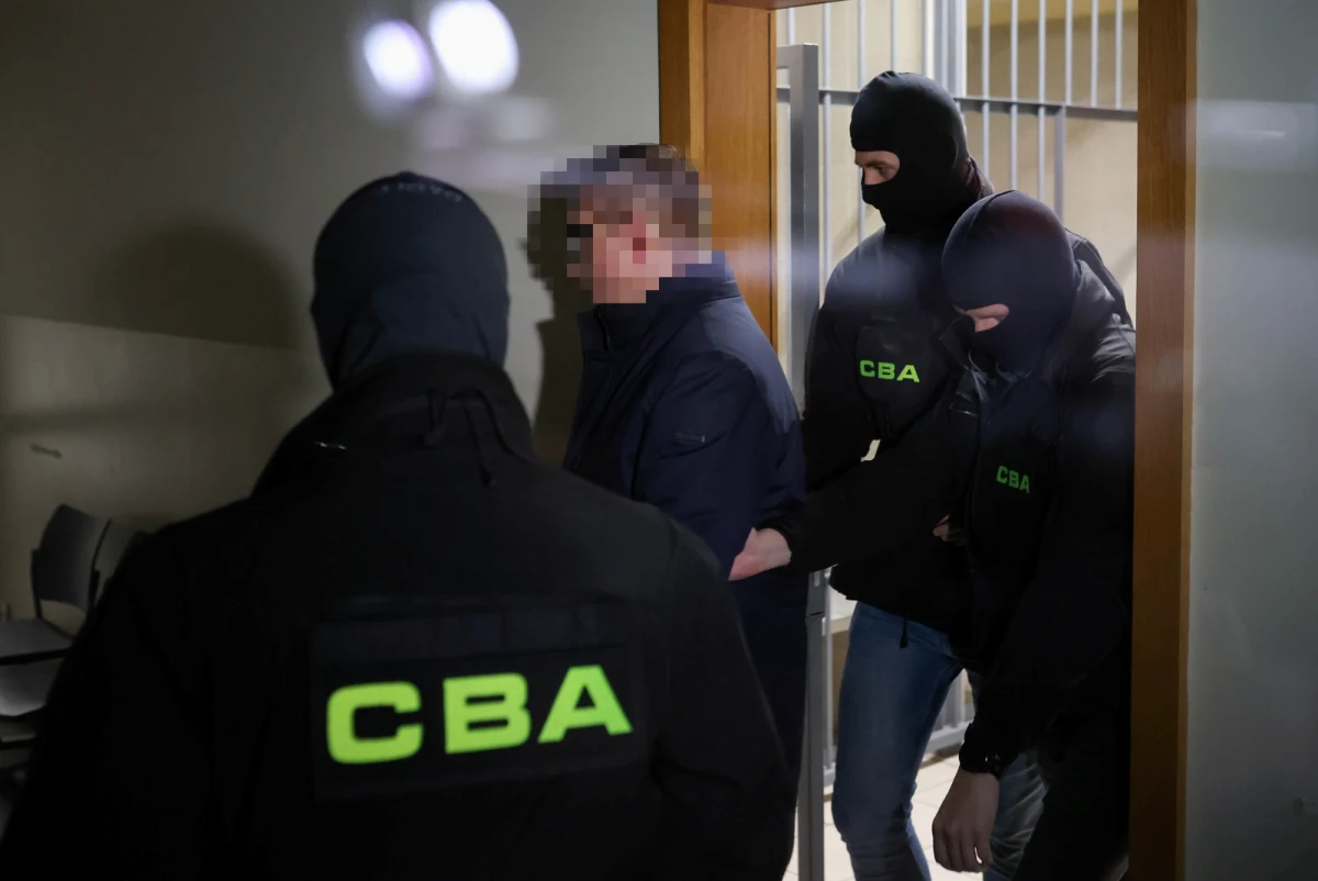 Zgłoszony przez klub Prawa i Sprawiedliwości projekt uchwały o przeprowadzenie referendum w sprawie odwołania Krzysztofa Matyjaszczyka z funkcji prezydenta Częstochowy nie uzyskał wymaganego poparcia na czwartkowej sesji rady miasta. Włodarz ma zarzuty korupcyjne i prokuratorski zakaz pełnienia funkcji.