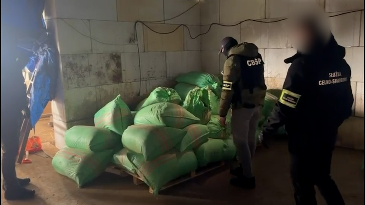 Tytoniowy przekręt na gigantyczną skalę. Służby rozbiły grupę przestępczą