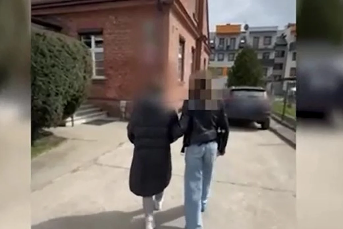 17-latkę z Pomorza podejrzaną o pomoc w zorganizowaniu ataku na jedną ze szkół w Kanadzie zatrzymali polscy policjanci. Funkcjonariusze działali we współpracy z FBI.