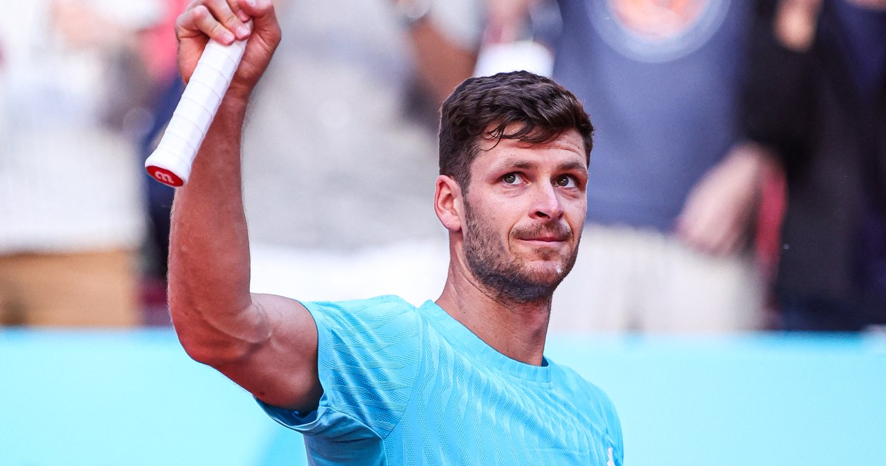 Zacięta batalia Hurkacza z turniejową "6". Tie-break zakończył pojedynek