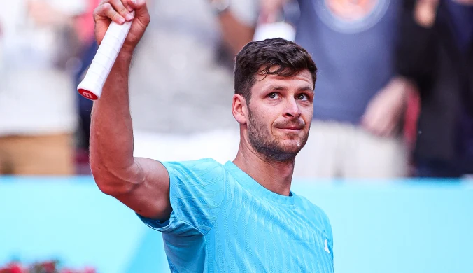 Zacięta batalia Hurkacza z turniejową "6". Tie-break zakończył pojedynek