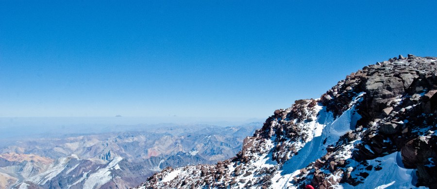 Najwyższy szczyt Ameryki Południowej, wznoszący się na wysokość 6961 metrów n.p.m. zdobyty przez kardiochirurg Mirosławę Dudyńską z Uniwersyteckiego Szpitala Dziecięcego w Krakowie. Wcześniej, ekipa – z którą wspinała się specjalistka – dotarła na Denali, najwyższy szczyt Ameryki Północnej. Obie wyprawy były bardzo wymagające. Czy łatwo było przygotować się do nich osobie, która na co dzień ratuje ludzkie zdrowie i życie? 