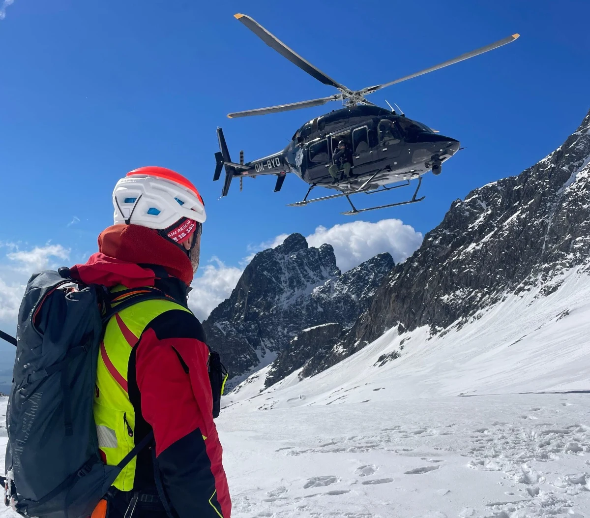 Polski turysta zginął w piątek w Tatrach Wysokich podczas próby wejścia na Lodowy Szczyt. Słowackie Górskie Pogotowie Ratunkowe (HZS) poinformowało o tragedii, do której doszło na Lodowym Zworniku. 