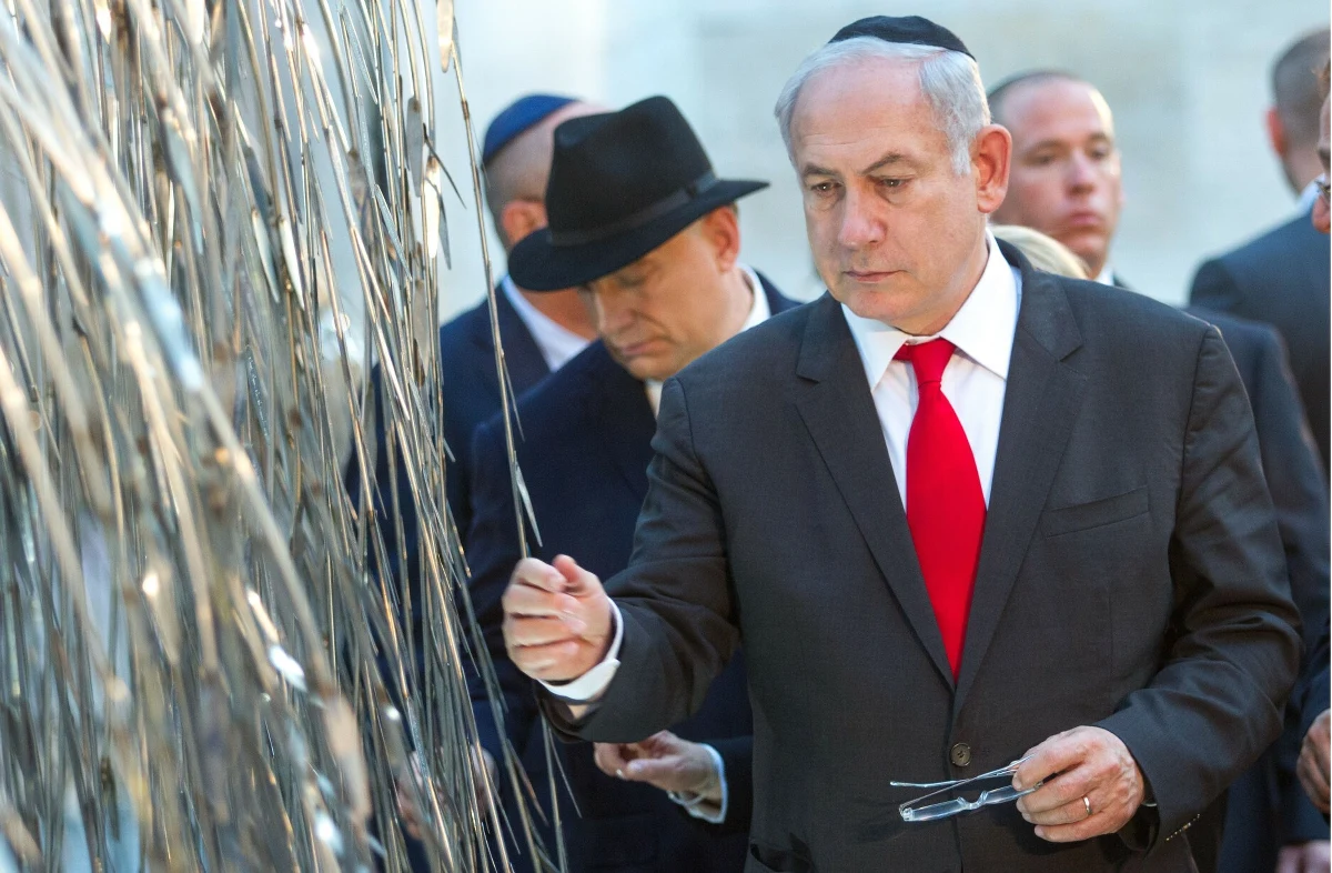 Premier Izraela Benjamin Netanjahu ujawnił w piątek, że przeszedł leczenie wczesnego stadium raka prostaty. Stwierdził że, jest już zdrowy. Przyznał, że zwrócił się z prośbą o opóźnienie publikacji jego raportu medycznego o dwa miesiące, aby informacja o nowotworze nie pojawiła się w szczytowym momencie wojny.
