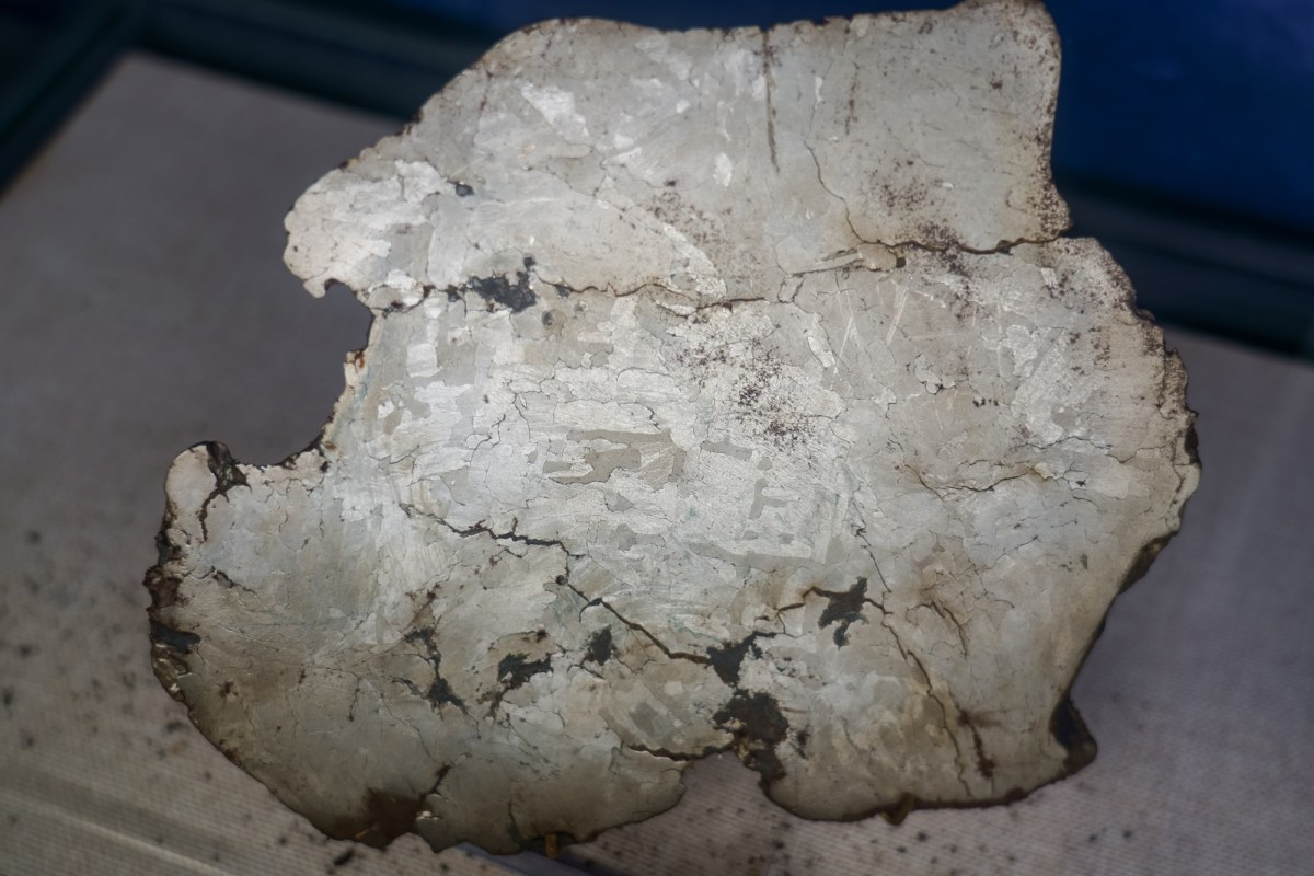 Meteoryt żelazny znaleziony pod Łodzią. Eksperci: To pozostałość po bolidzie