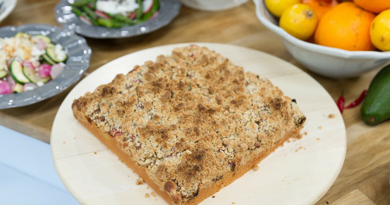 Owoce opadają na dno ciasta? Teściowa zdradza, jak temu zaradzić