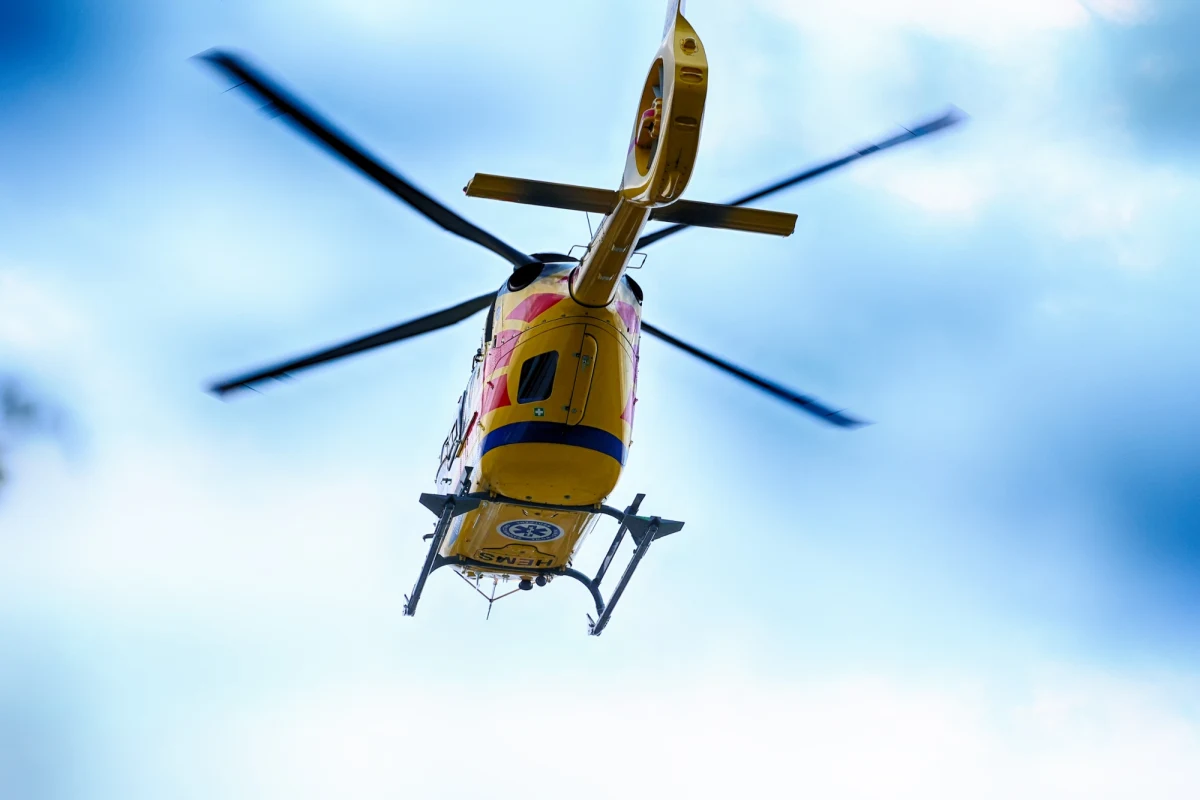 W sobotni poranek na DW 956 w małopolskiej miejscowości Harbutowice, przy cmentarzu, doszło do czołowego zderzenia osobówek. Informację o wypadku, którą dostaliśmy na Gorącą Linię RMF FM, potwierdziły nam służby. Cztery osoby są ranne - dwoje dorosłych oraz dwoje dzieci w wieku 5 i 11 lat.