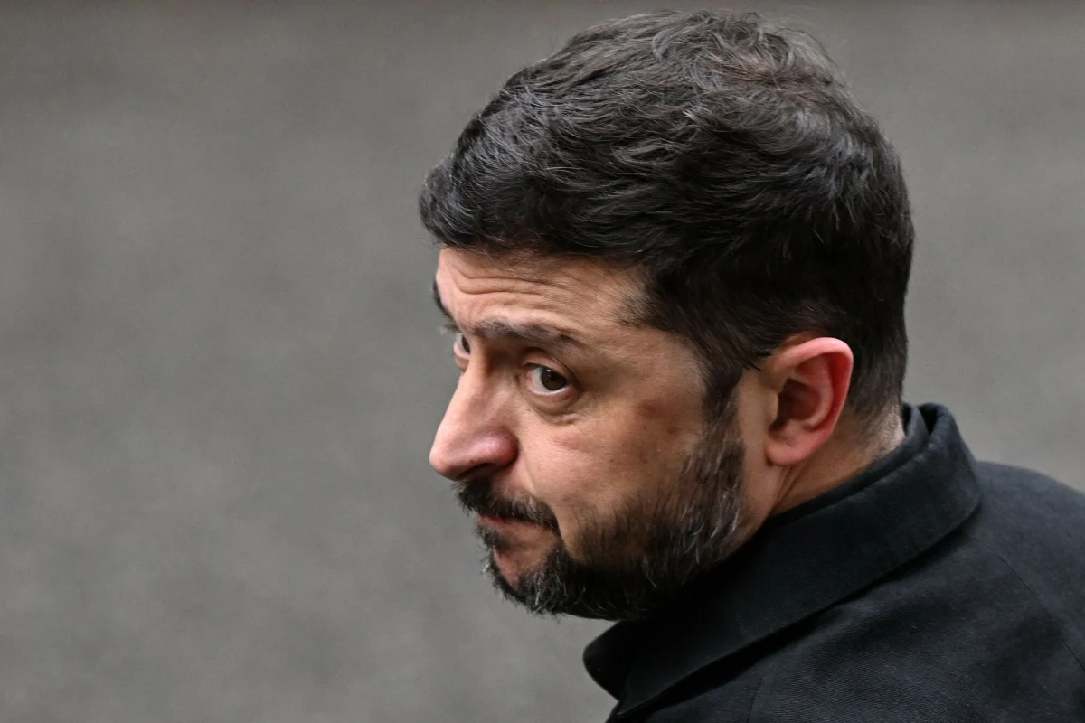 Wołodymyr Zełenski poinformował, że rozmawiał dzisiaj z prezydentem Prezydent Azerbejdżanu Ilhamem Alijewem o możliwości spotkania przedstawicieli Ukrainy i Rosji w Azerbejdżanie. Prezydent Ukrainy dąży do wznowienia rozmów pokojowych z Rosją po tym, jak zainteresowanie Stanów Zjednoczonych – które były mediatorami w tej kwestii – spadło z powodu wojny USA i Izraela z Iranem.