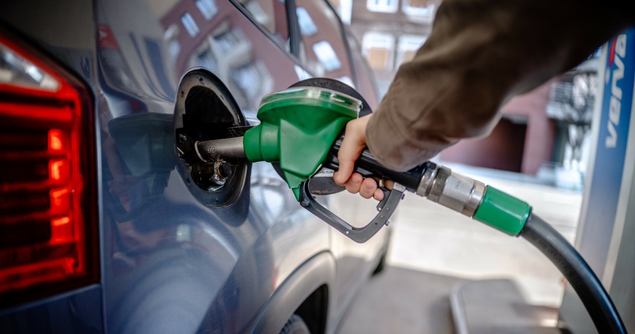 Nadchodzi gwałtowna podwyżka cen paliw. Lepiej zatankuj już dziś