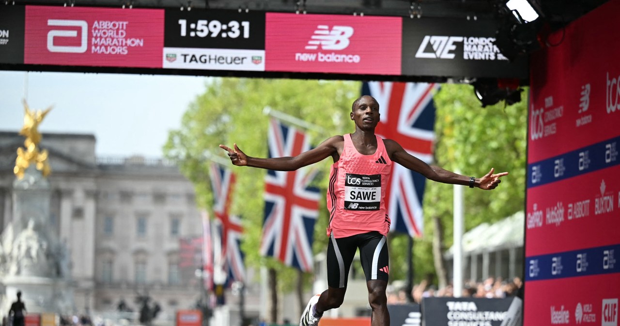 Rekord świata. Jako pierwszy przebiegł maraton w mniej niż dwie godziny