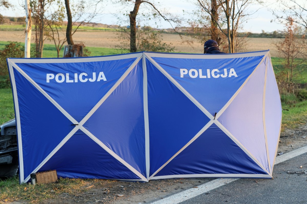 Tragiczny pościg na Mazurach. Dwie osoby nie żyją po czołowym zderzeniu