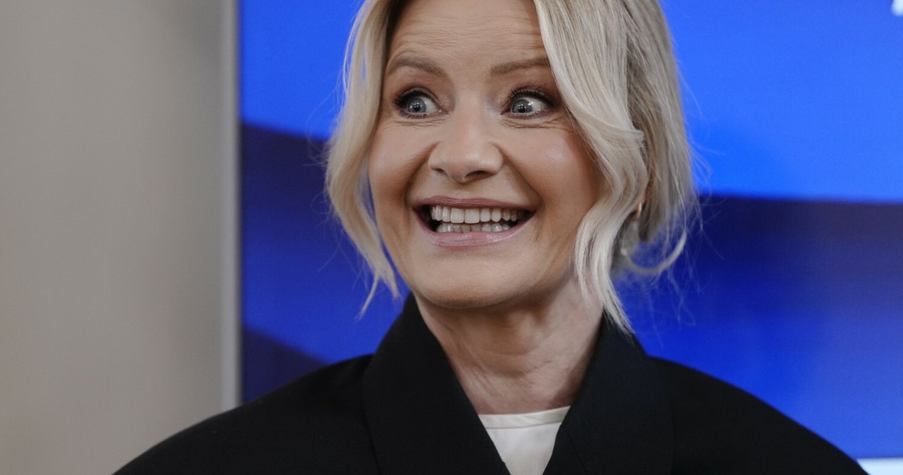 Małgorzata Kożuchowska u Łatwoganga. Odtworzyła kultową scenę w kartonach