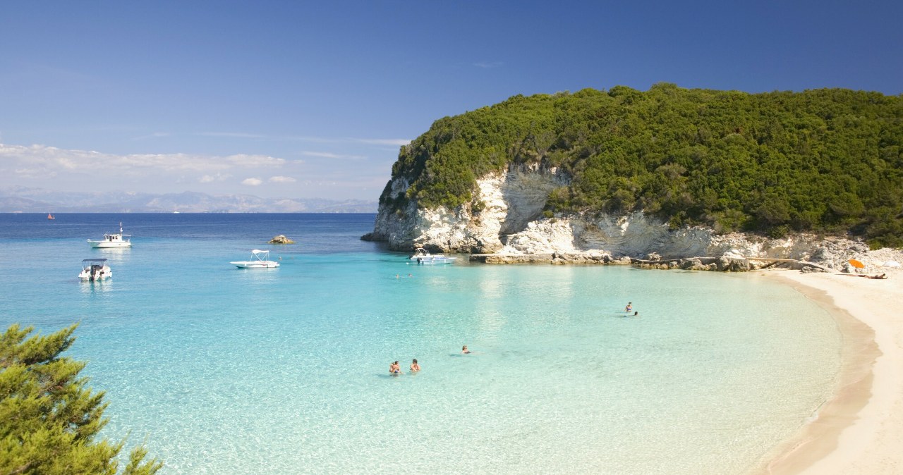 To mała siostra Korfu. Nie ma tłumów, a piasek i woda jak na Malediwach