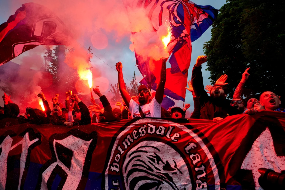 Już w czwartek na stadionie przy ul. Reymonta odbędzie się półfinał Ligi Konferencji. Grający w Krakowie Szachtar Donieck zmierzy się Crystal Palace. Na to spotkanie może przyjechać kilka tysięcy angielskich kibiców. "Jesteśmy przygotowani" - zapewnia w rozmowie z "Gazetą Krakowską" prezes Wisły Kraków Jarosław Królewski.