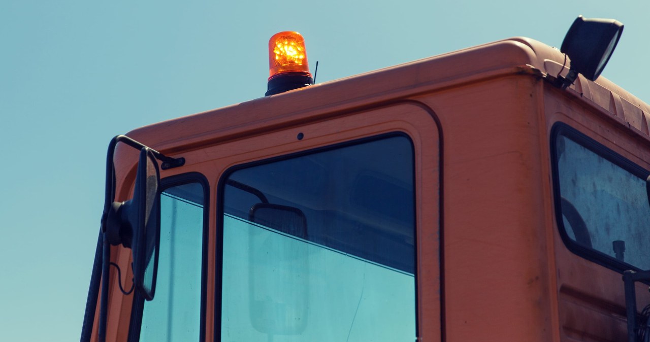 Kierowcy nadużywają "koguta". W tych sytuacjach jest zabroniony