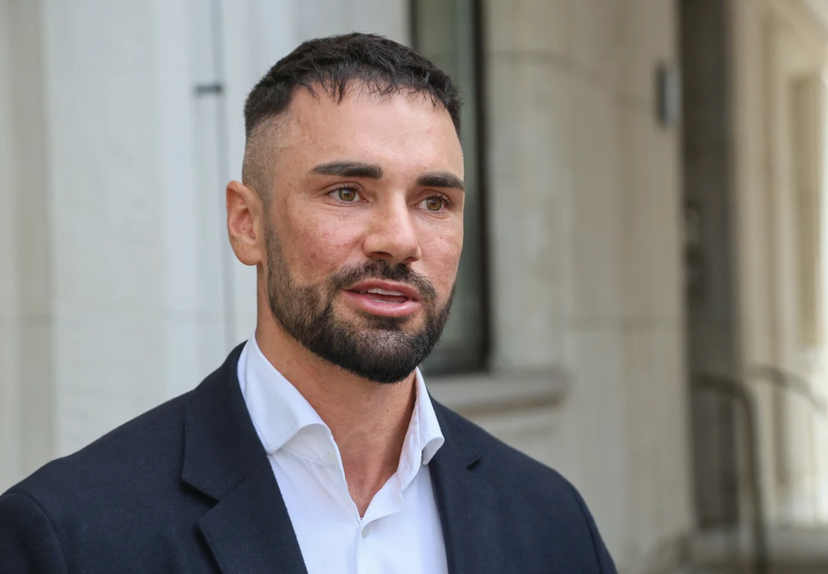 Prezydent Karol Nawrocki ​odznaczył pośmiertnie tragicznie zmarłego posła Łukasza Litewkę Krzyżem Oficerskim Orderu Odrodzenia Polski. Taką informację przekazał rzecznik prezydenta Rafał Leśkiewicz.