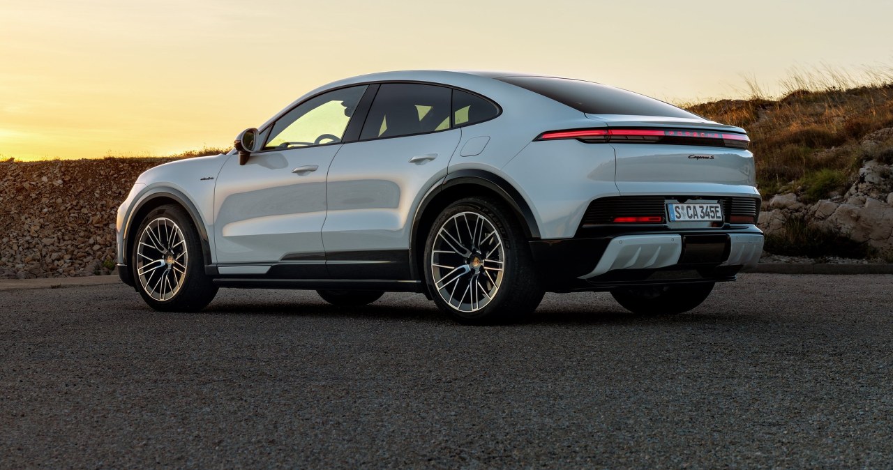 Porsche łączy 911 i SUV-a. Cayenne Coupé Electric powala mocą