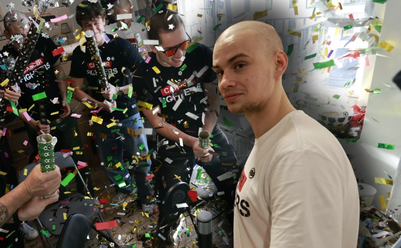 Tego nie było widać na streamie Łatwoganga. Te zdjęcia przejdą do historii