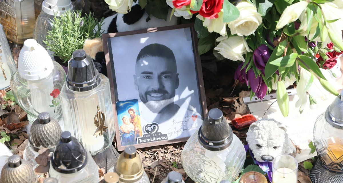 W środę w Sosnowcu odbędzie się pogrzeb tragicznie zmarłego posła Łukasza Litewki. Rodzina i przyjaciele polityka, znanego z zaangażowania społecznego, proszą, by zamiast kwiatów oddać hołd jego pamięci poprzez wsparcie potrzebujących.