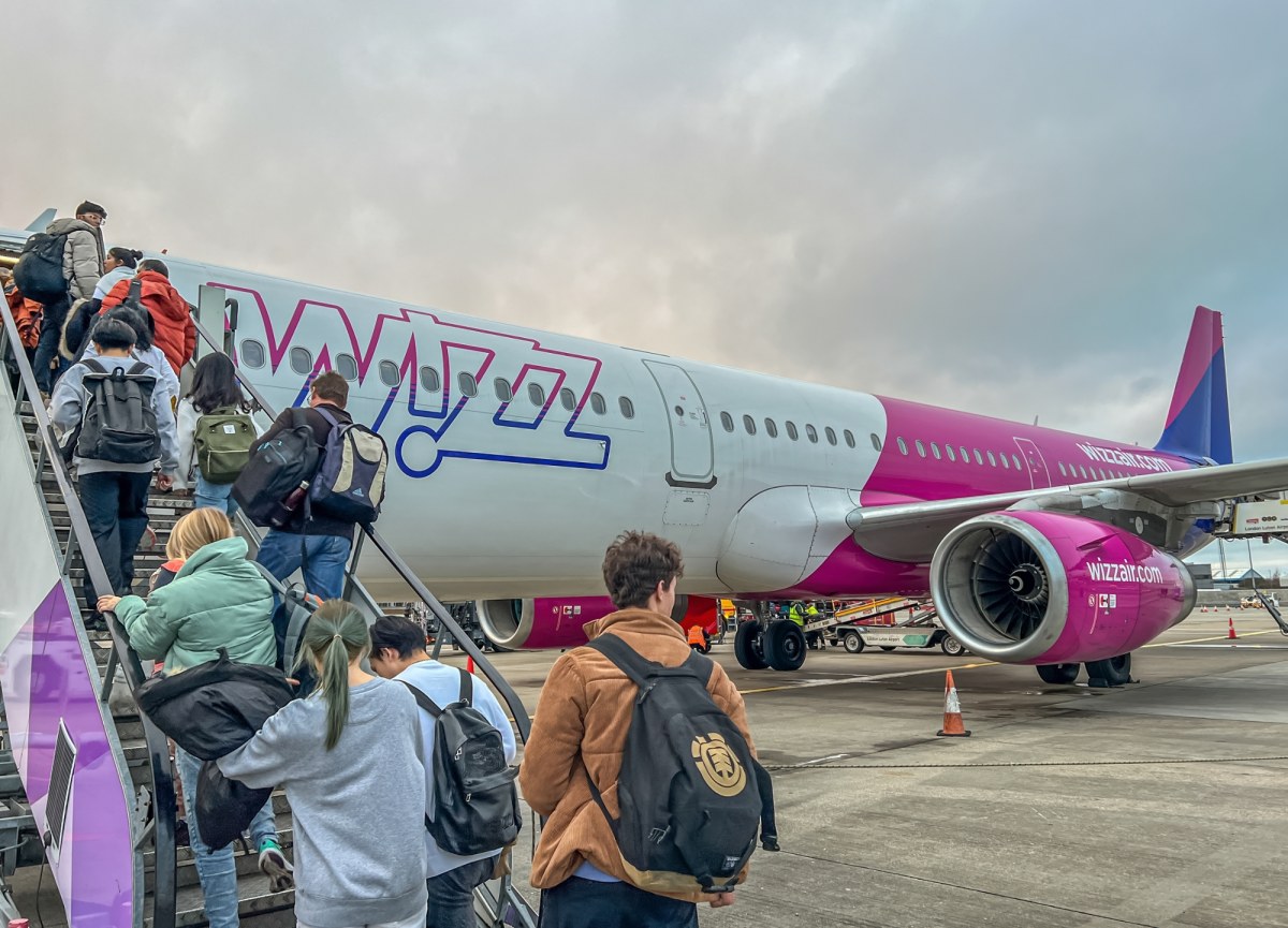 Wizz Air nie boi się o paliwo lotnicze. Linia zwiększyła rozkład lotów