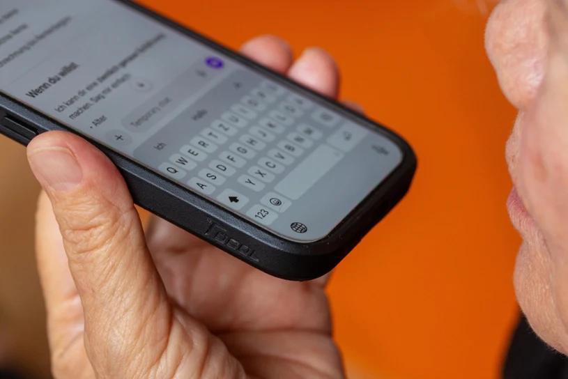 Dwaj giganci AI rozluźniają więzi. Radykalna zmiana w sojuszach