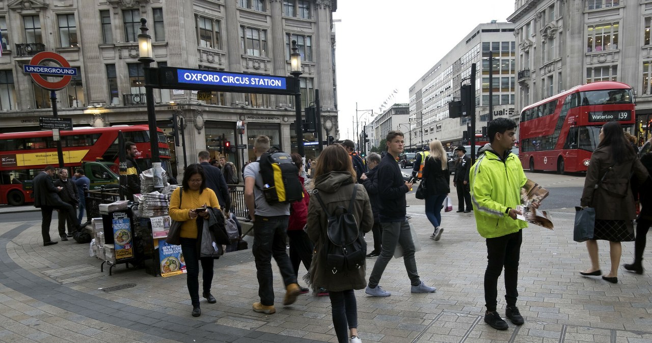 Kraj wprowadza dożywotni zakaz palenia. Na ulicach mieszane nastroje