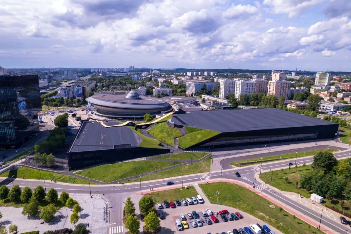 Rada Miasta Katowice podjęła decyzję o wprowadzeniu strefy czystego transportu (SCT), która zacznie obowiązywać od 29 czerwca 2026 roku. Nowe regulacje obejmą ścisłe śródmieście. Sprawdź, czy Twój samochód wjedzie do centrum. 