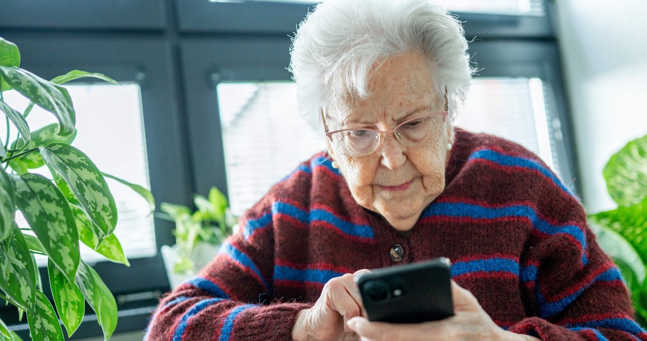 ZUS ostrzega seniorów. Odbierzesz telefon i stracisz pieniądze