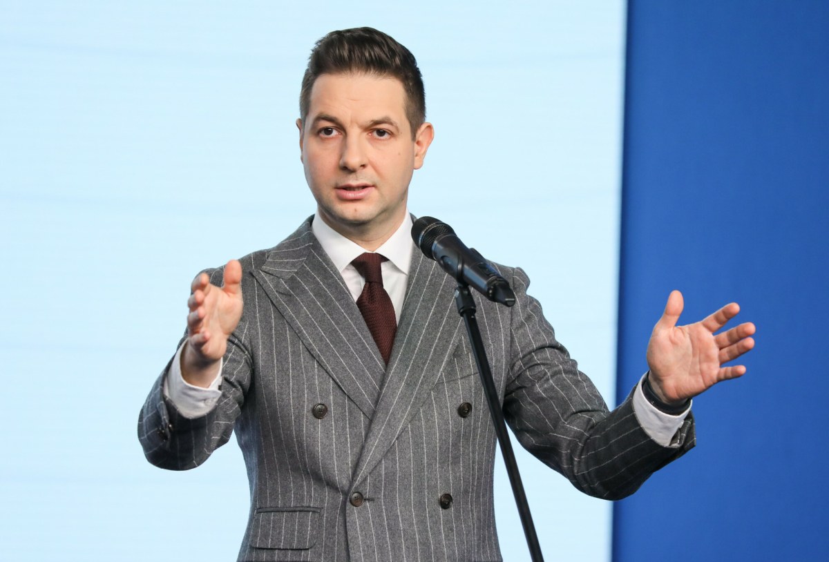 Parlament Europejski uchylił immunitetu Patrykowi Jakiemu. W tle spór z sędzią