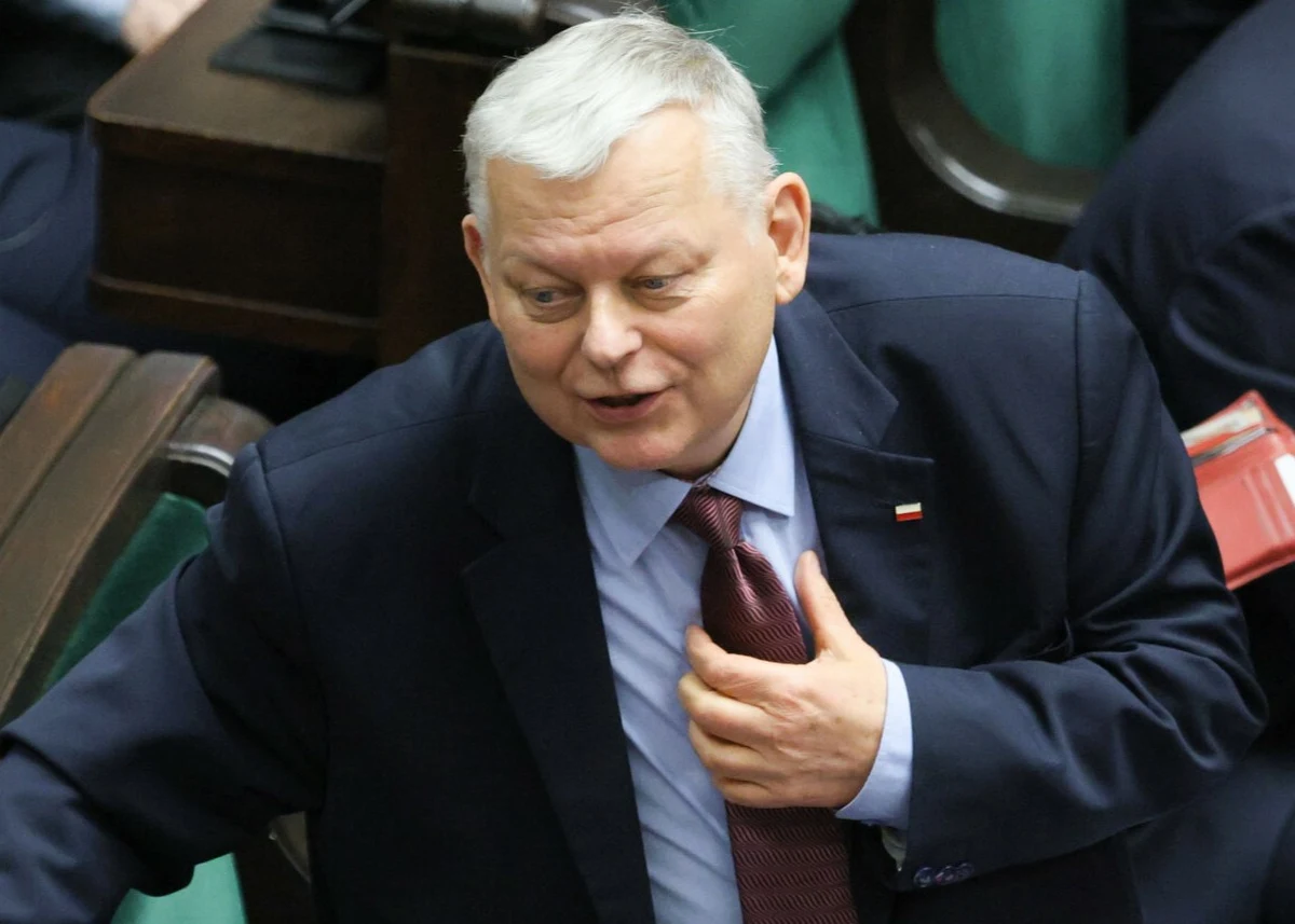 ​Marek Suski po raz kolejny został ukarany naganą przez Komisję Etyki Poselskiej - dowiedział się reporter RMF FM Jakub Rybski. Chodzi o słowa, które poseł PiS skierował do oficera Wojska Polskiego 1 marca. To szósta kara dla polityka.