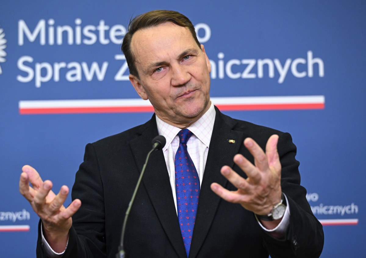 Sikorski o uwolnieniu Poczobuta. "Bez decyzji Trumpa ten dzień nie byłby możliwy"