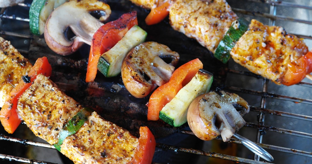 Najlepsze warzywa do grillowania. Znikają z talerzy w mgnieniu oka
