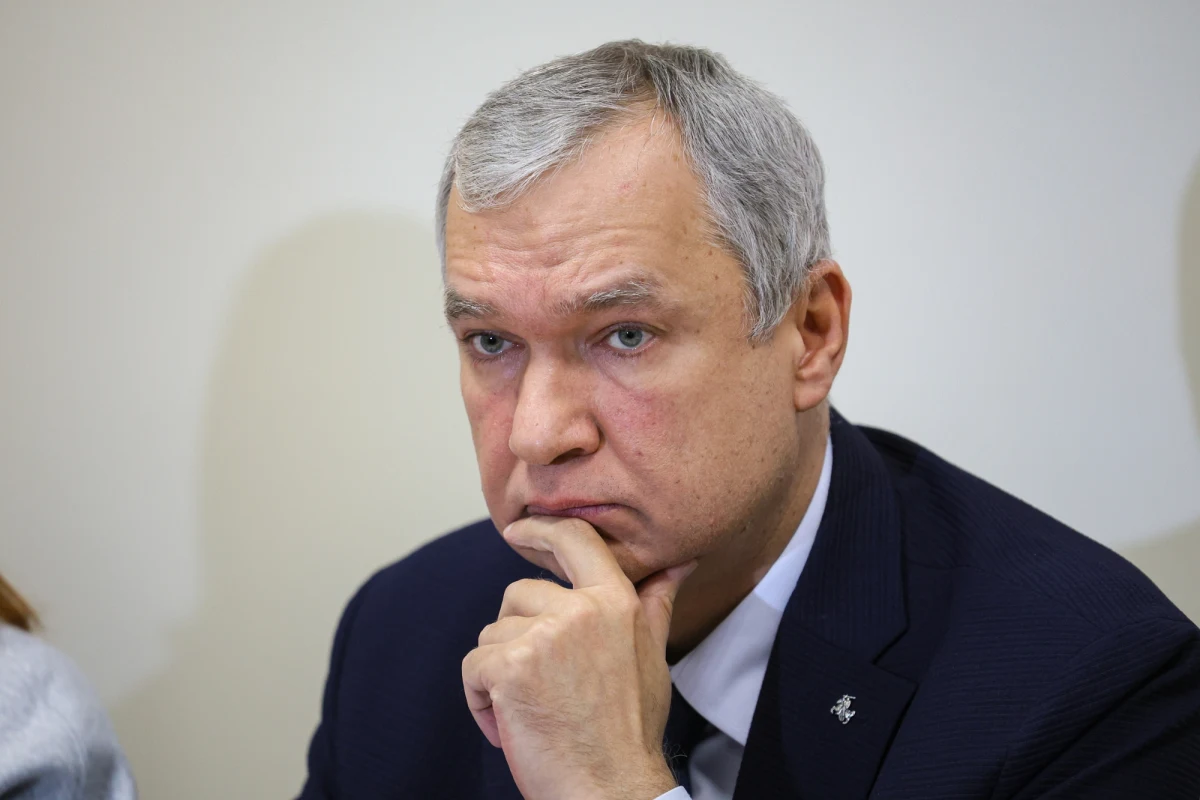 "To wspaniała wiadomość. Walczyliśmy wszyscy razem i marzyliśmy o tym dniu, kiedy będzie uwolniony" - tak o wypuszczeniu na wolność Andrzeja Poczobuta mówił w Radiu RMF24 Paweł Łatuszka, były ambasador Białorusi w Polsce. Sugerował też, że Poczobut powinien dostać co najmniej kilkanaście dni na dojście do siebie, zanim zacznie pokazywać się publicznie. 