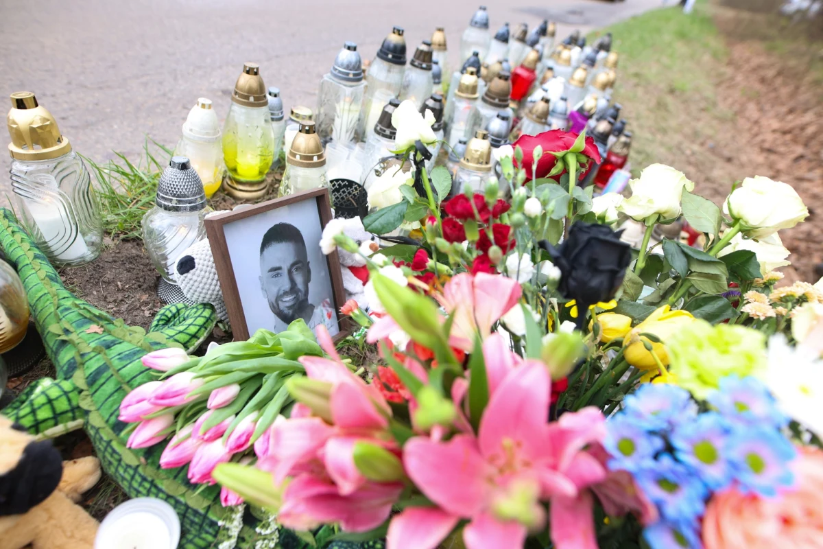 Podejrzany o spowodowanie śmiertelnego potrącenia posła Łukasza Litewki został zwolniony z tymczasowego aresztu. Jak dowiedział się w prokuraturze reporter RMF FM Marcin Buczek, mężczyzna wpłacił poręczenie majątkowe, co było podstawą do zwolnienia. Prokuratura jednak nie daje za wygraną i domaga się ponownego aresztowania podejrzanego.