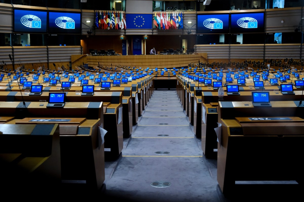 To im odbiera się najwięcej immunitetów. "Nie ma drugiej takiej partii w Europie"